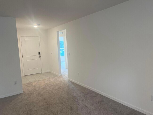 Building Photo - 3161 Fergus Ave