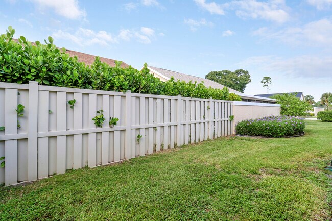 Building Photo - 148 Moccasin Trail S