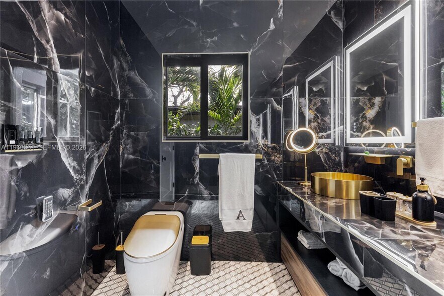 Building Photo - 63 SW 31st Rd