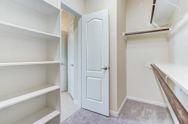 Building Photo - 30031 Willow Cove Ln