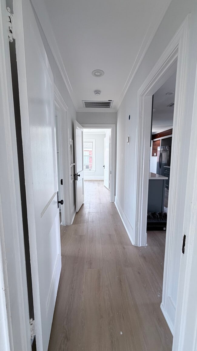 Building Photo - 4330 Coyle St