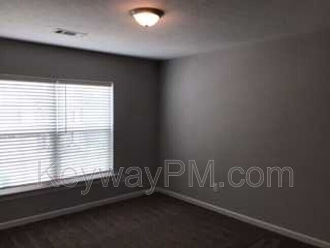 Building Photo - 3060 Lobella Dr