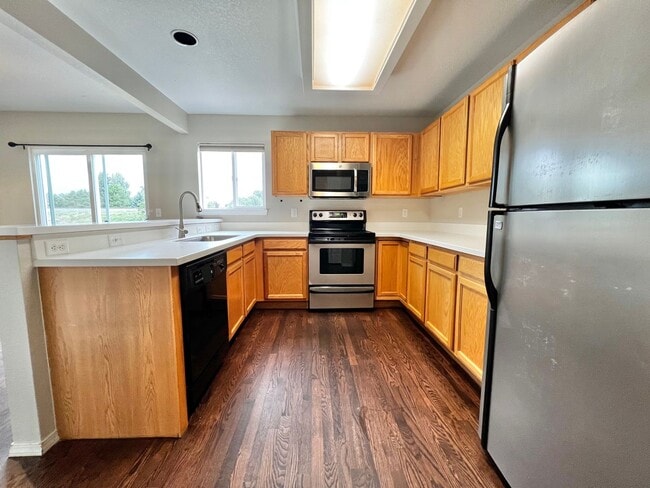 Building Photo - Spacious 4 Bed, 3.5 Bath Home with Finished Basement in South Fort Collins!
