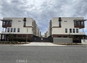 Building Photo - 652 4th St