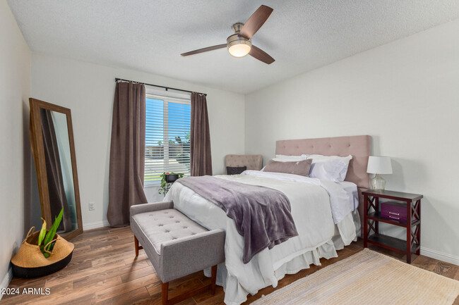 Building Photo - 2126 S Stanley Pl