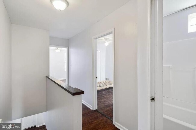Building Photo - 1737 Edgley St