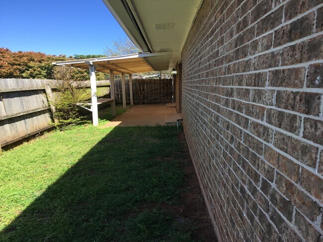 Building Photo - 818 NW 137th St