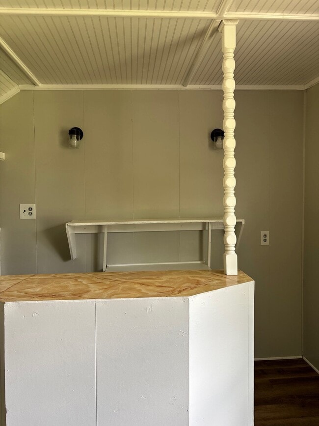 Building Photo - 211 Nance St