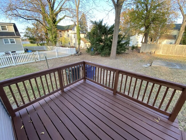 Building Photo - 112 Laurel St