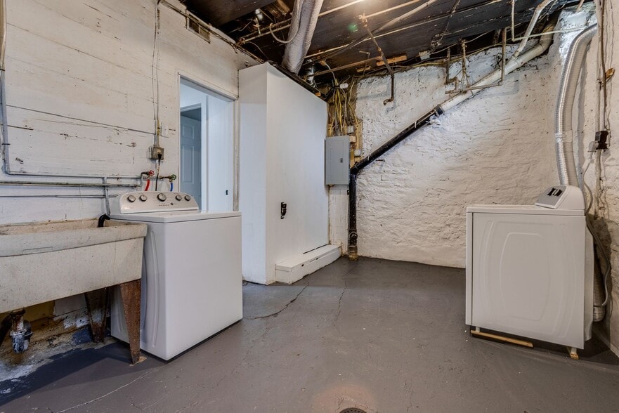Building Photo - 929 Climax St