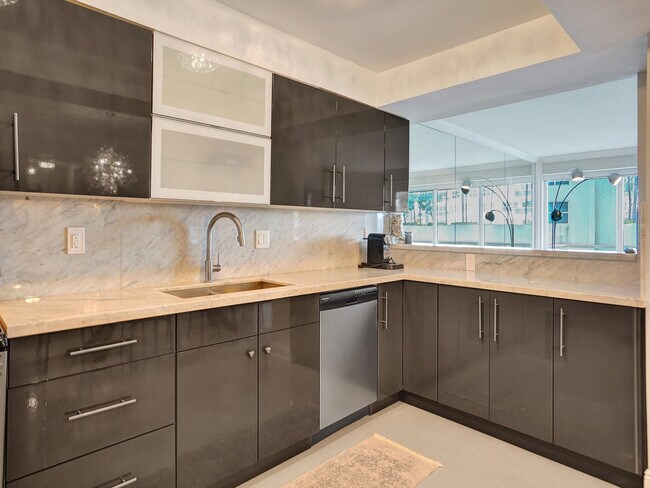 Building Photo - 3430 Galt Ocean Dr