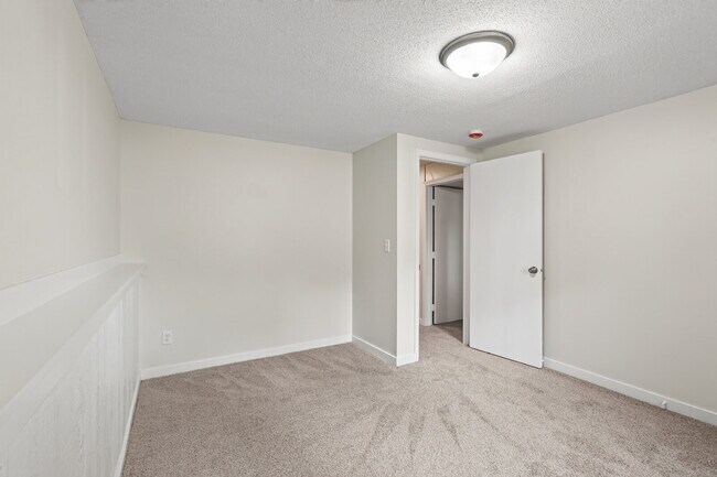 Building Photo - 8370 6th St NE