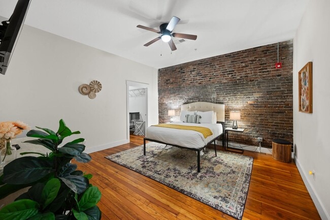 Building Photo - 124 Strawberry Alley