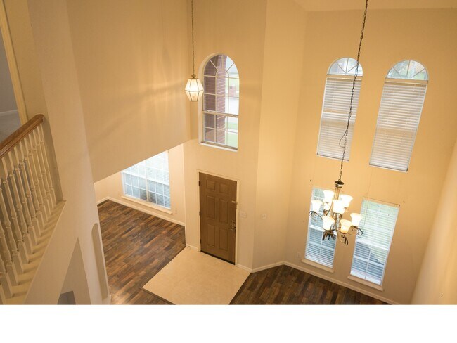 Building Photo - 4325 Palmdale Dr