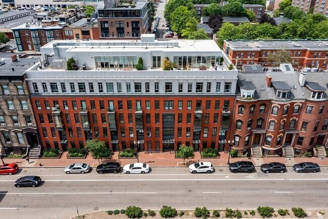 Building Photo - 691 Massachusetts Ave