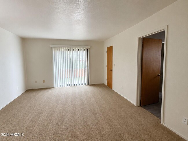 Building Photo - 1281 N Catalina Dr