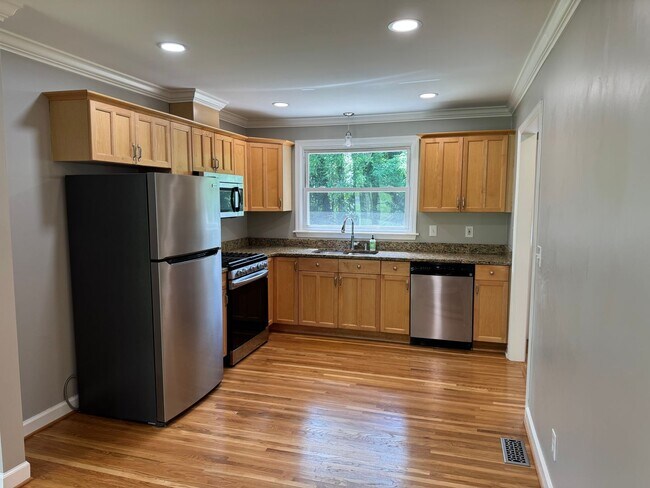 Building Photo - Fabulous Crieve Hall 4BR, 3BA Home