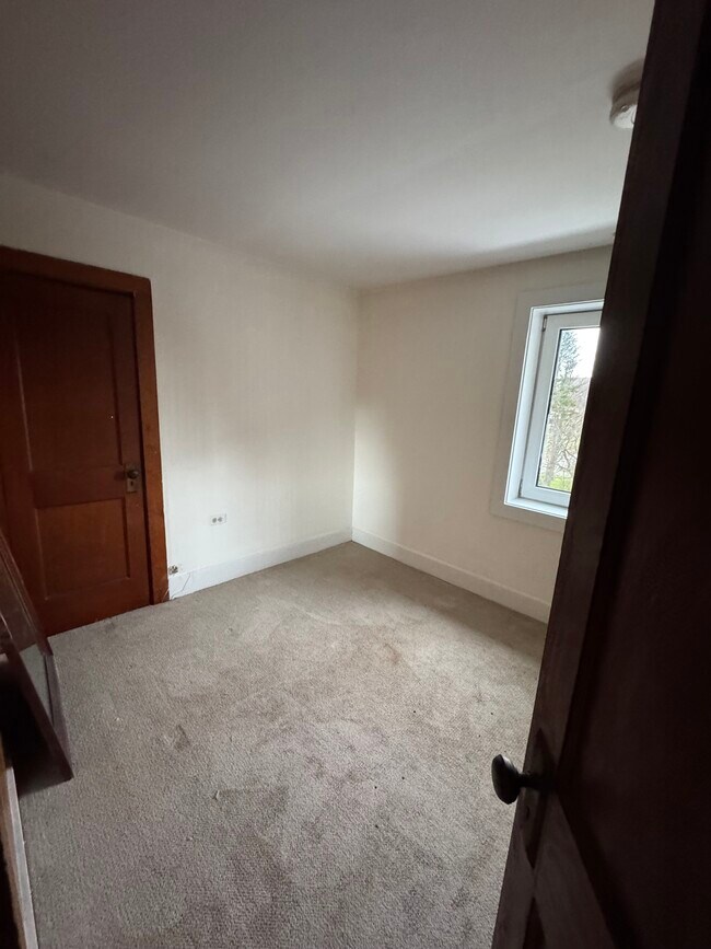 Building Photo - Charlotte B