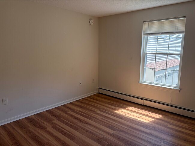 Building Photo - 1007 White Cedar Blvd