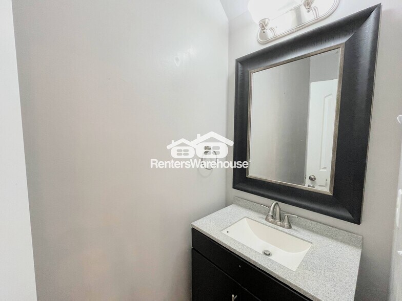 Building Photo - 1128 Winsford Ln