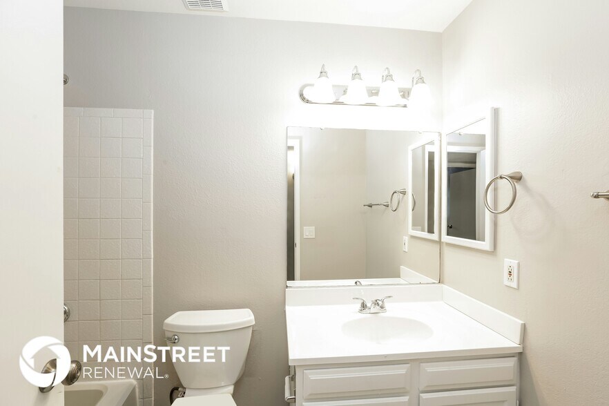 Building Photo - 5122 E Nambe St