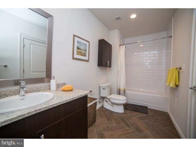 Building Photo - 234 N Christopher Columbus Blvd