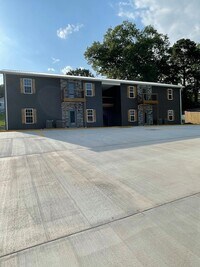 Building Photo - 130 S Main St