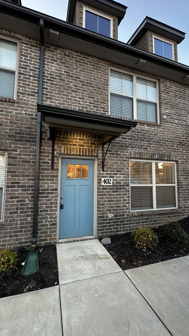 Building Photo - 1000 Henry Pl Blvd