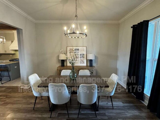 Building Photo - 200 Tennyson Dr