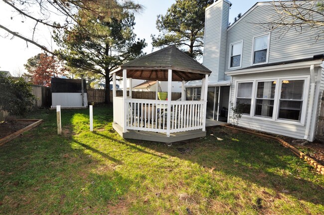 Building Photo - Landstown Lakes