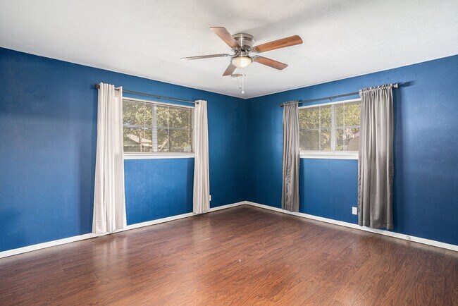 Building Photo - Great 3 Bedroom with Detached Workshop and...