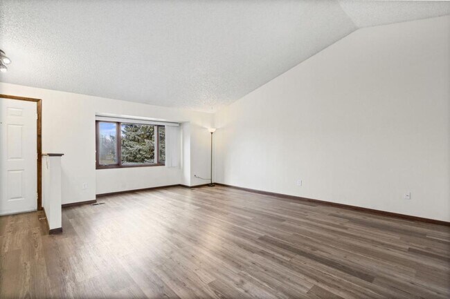 Building Photo - 2264 Danielle Ct