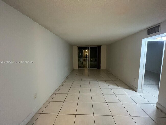 Building Photo - 1805 Sans Souci Blvd