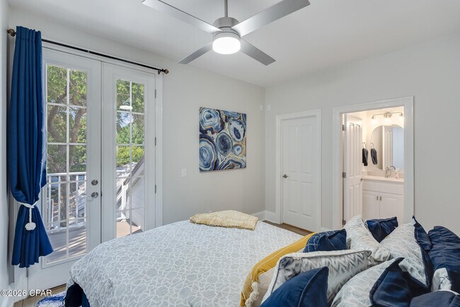 Building Photo - 3827 Mariner Dr