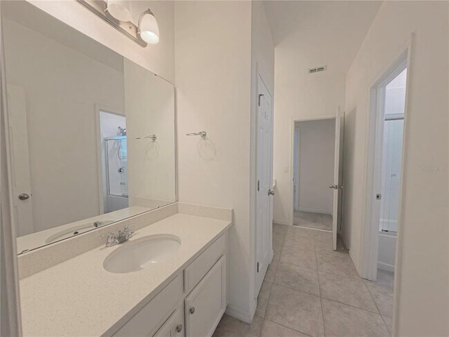 Building Photo - 12676 Salomon Cove Dr