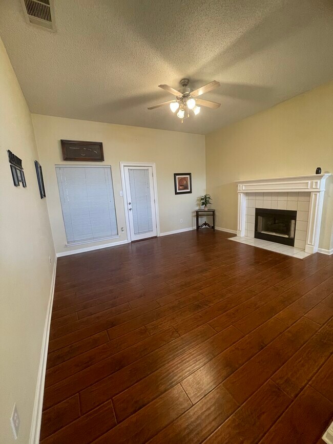 Building Photo - 2420 Creek Crossing Ct