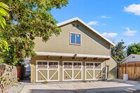 Building Photo - 931 W 23rd St