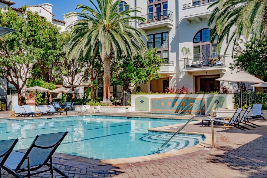 Building Photo - Legacy Fountain Plaza