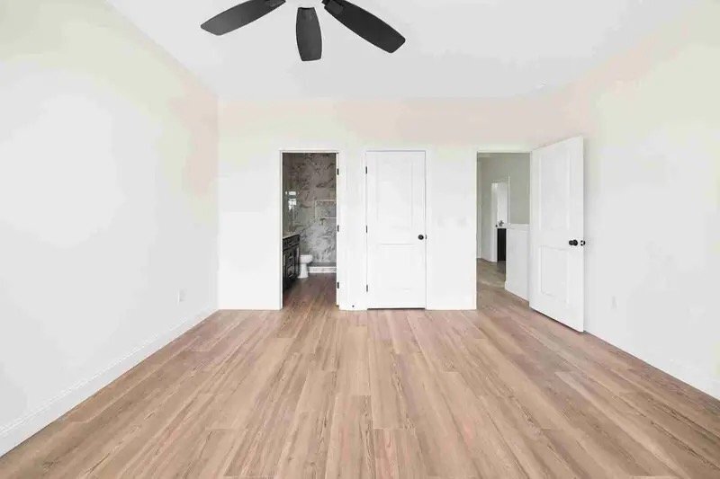 Building Photo - 395 Church St N