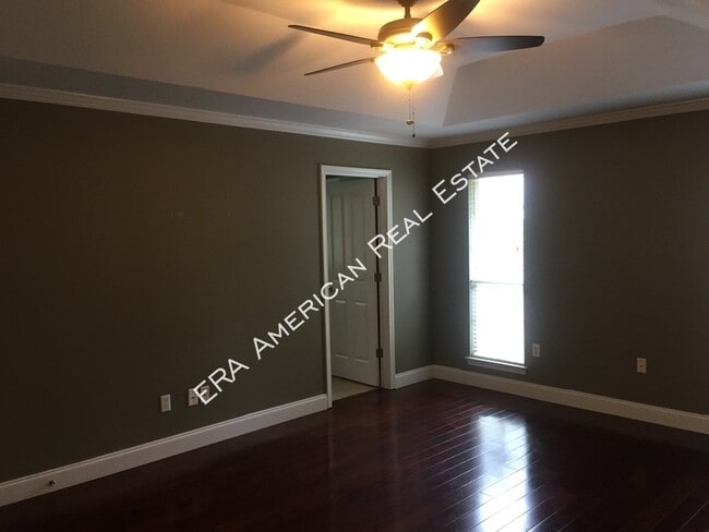 Building Photo - 53 Hillcrest Dr