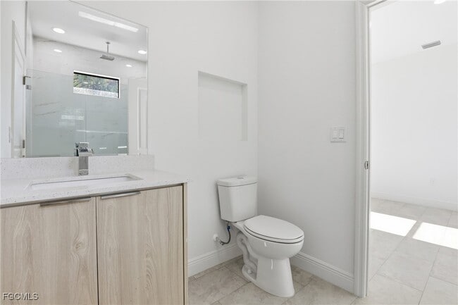 Building Photo - 1087 Rugby Cir