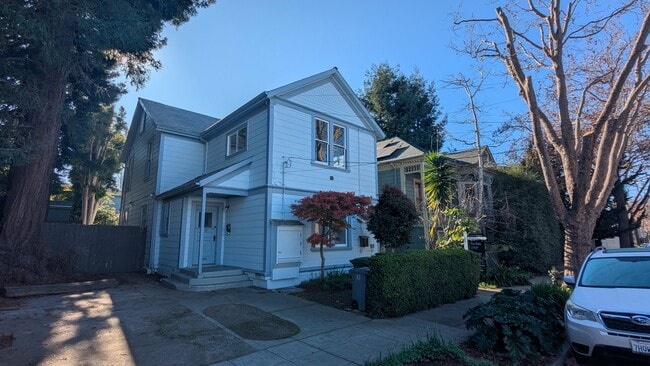 Building Photo - 816 Addison St