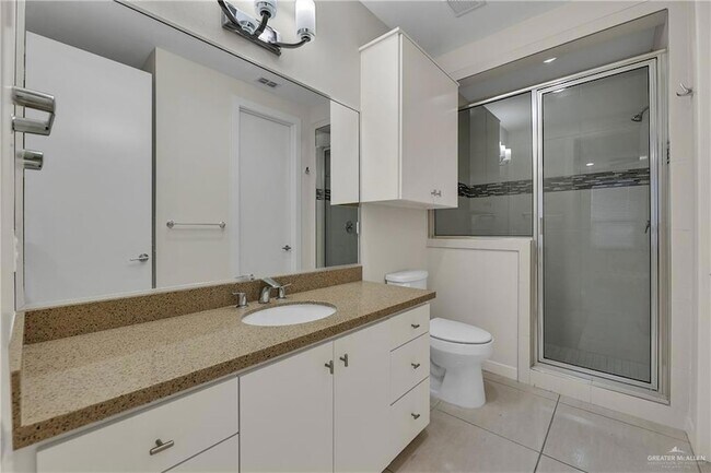 Building Photo - 1441 Ozark Ave