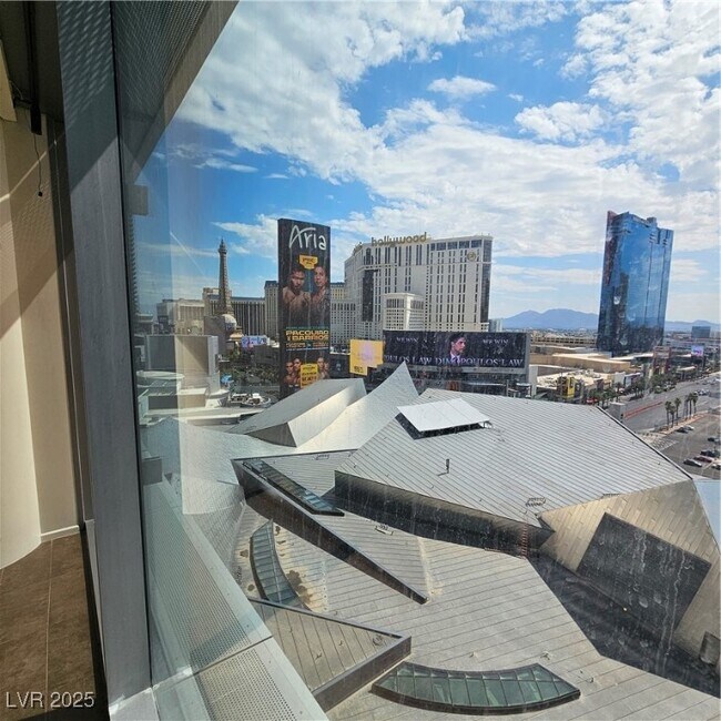 Building Photo - 3722 S Las Vegas Blvd