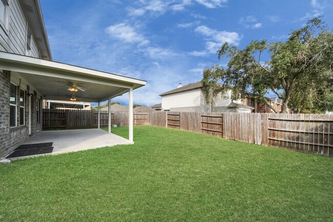 Building Photo - 3919 Vauxhall Dr S