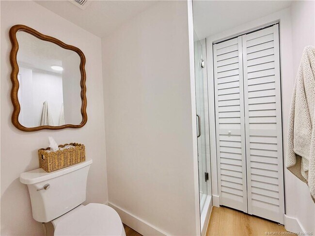 Building Photo - 7370 S Ocean Dr