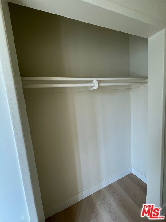 Building Photo - 571 Fairview Ave