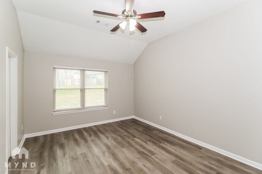 Building Photo - 15 Rolling Oaks Dr