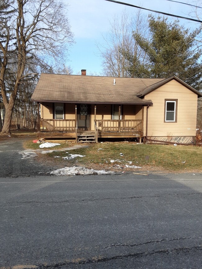 Building Photo - 13 Rock Ridge Ave