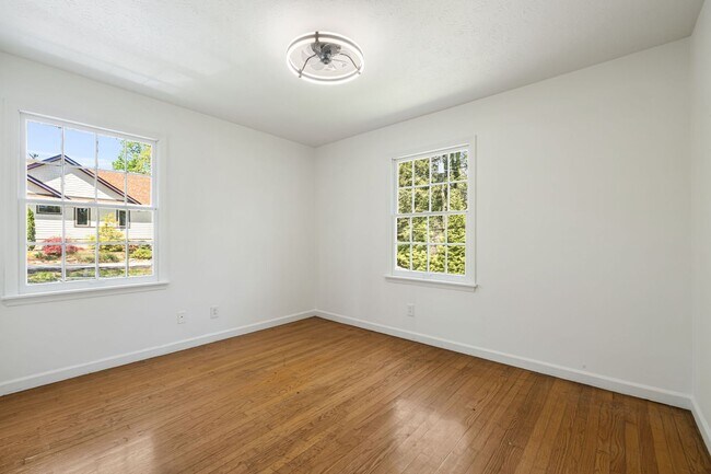 Building Photo - Chiles Avenue